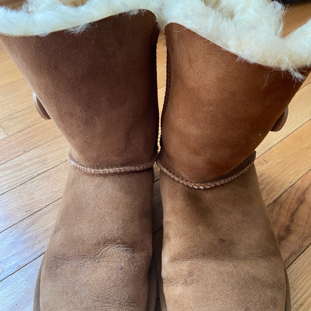 Bailey bottom Ugg’s boots - Picture 2 of 6